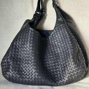 SOLD 🌹 Bottega Veneta Campana Hobo